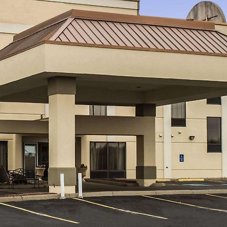 Quality Inn Akron Bagian luar foto