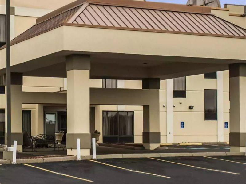 Quality Inn Akron Bagian luar foto