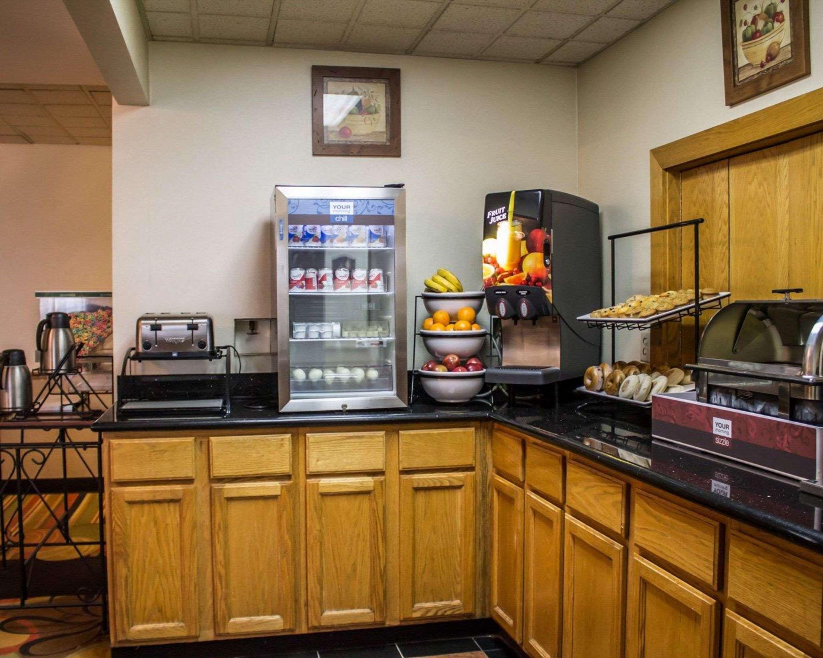Quality Inn Akron Bagian luar foto