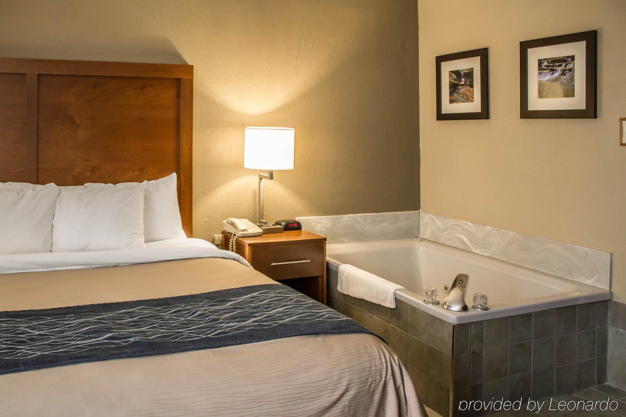 Quality Inn Akron Bagian luar foto