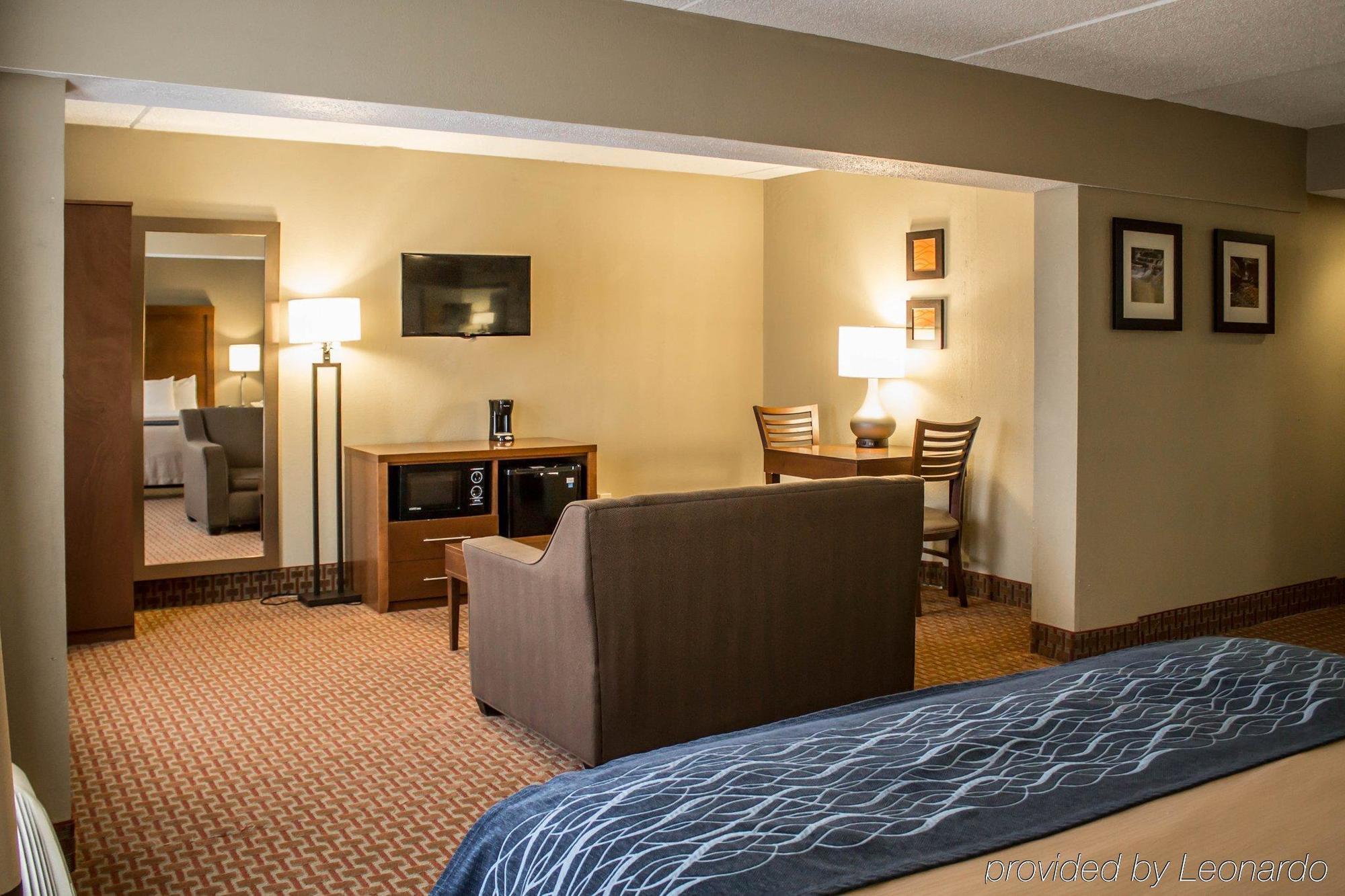 Quality Inn Akron Bagian luar foto